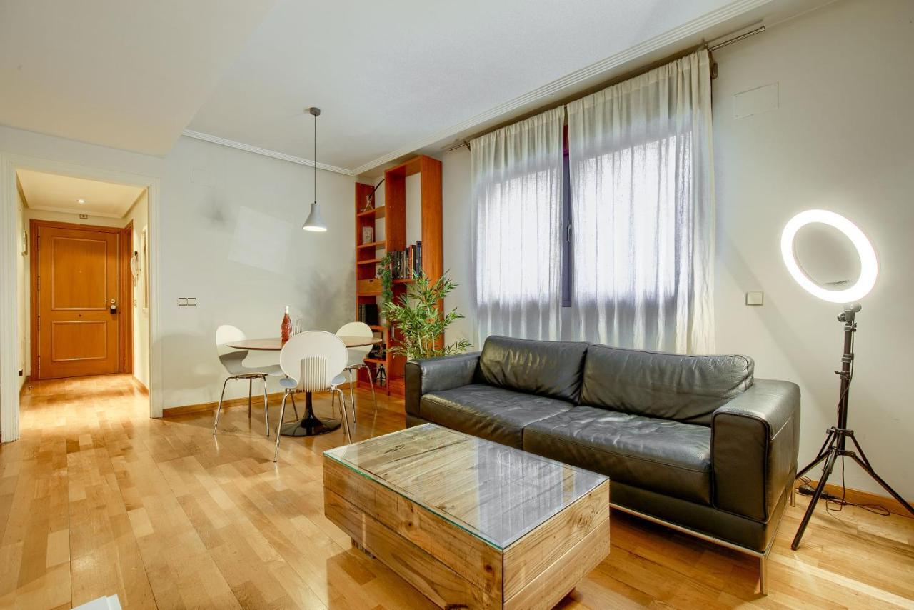 Apartamento En Chamberi Con Piscina - Lovely Apartment In The City Center With Swimming Pool Мадрид Екстер'єр фото